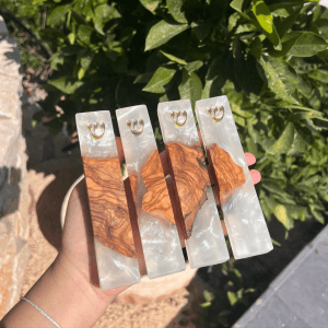 בתי מזוזה אפוקסי ועץ זית בצבע לבן פנינה שקוף