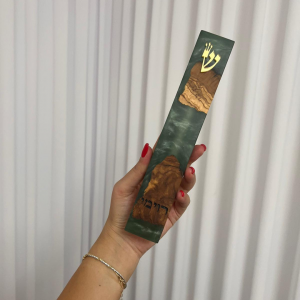בתי מזוזה אפוקסי ועץ זית בצבע ירוק כהה