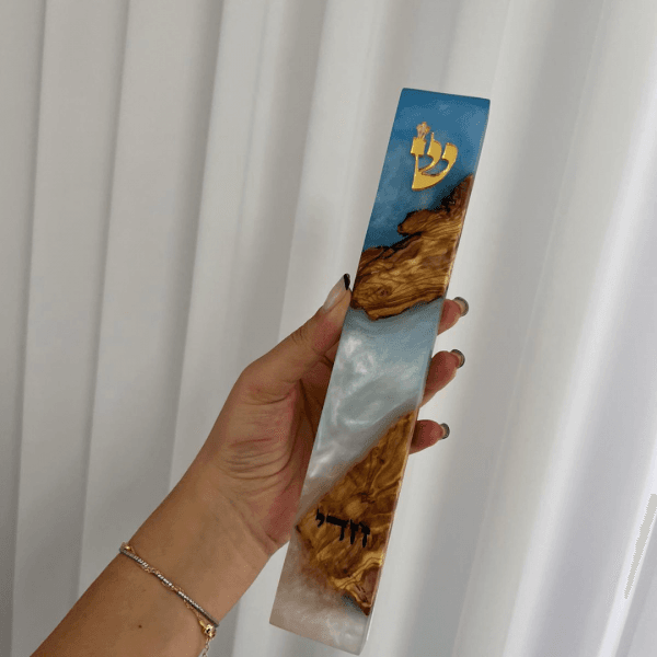 ⁦בתי מזוזה אפוקסי ועץ זית בצבע לבן פנינה⁩ – תמונה ⁦5⁩