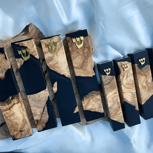 ⁦בתי מזוזה אפוקסי ועץ זית בצבע שחור⁩ – תמונה ⁦2⁩