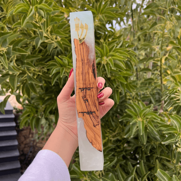 ⁦בתי מזוזה אפוקסי ועץ זית בצבע ירוק בהיר⁩ – תמונה ⁦2⁩