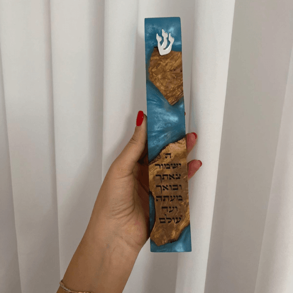 ⁦בתי מזוזה אפוקסי ועץ זית בצבע כחול⁩ – תמונה ⁦4⁩