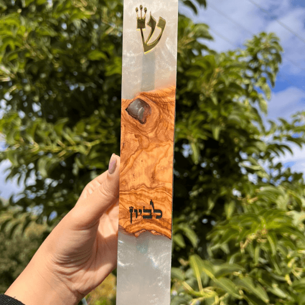 ⁦בתי מזוזה אפוקסי ועץ זית בצבע לבן פנינה שקוף⁩ – תמונה ⁦8⁩