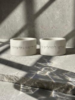 פמוטי בטון נמוכים דגם גלי- שמנת